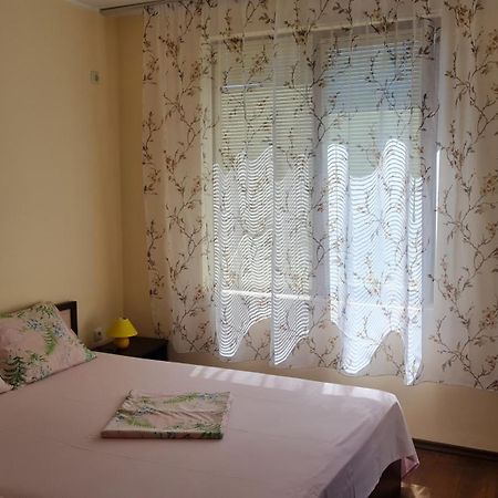 Apartment Lazur By The Sea Ravda Exterior foto